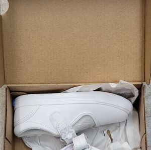 Young Girls kids size 7 1/2